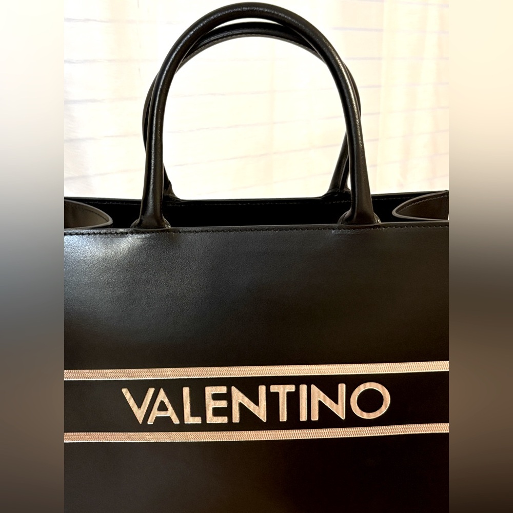 V♣️I♣️P TOTE - Picture 8 of 17